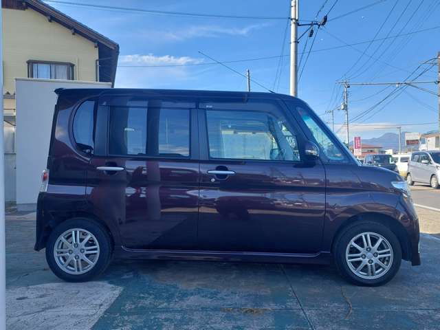 2010 Daihatsu Tanto – thumbnail 4