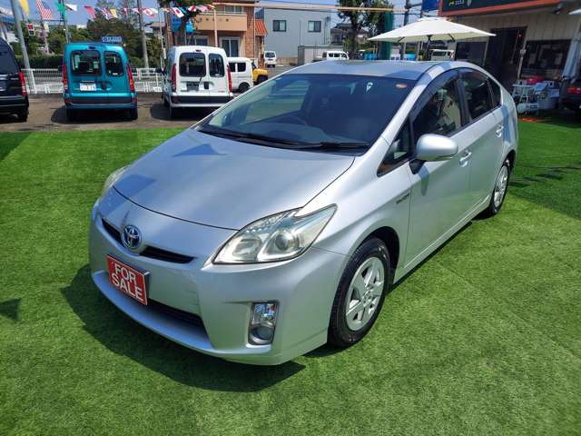 2010 Toyota Prius – thumbnail 3