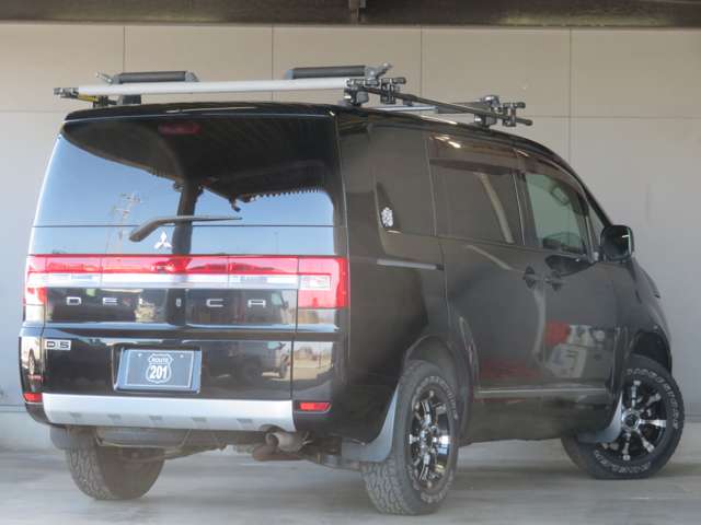 2007 Mitsubishi Delica D:5 – thumbnail 2