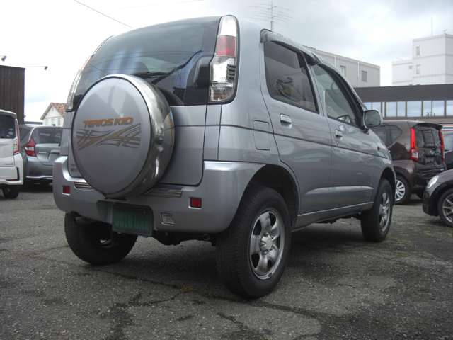 2010 Daihatsu Terios Kid – thumbnail 3