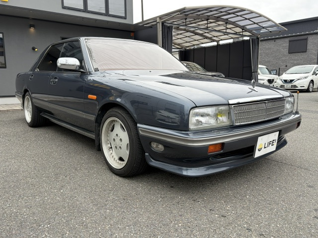 1988 Nissan Cima – thumbnail 3