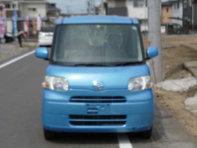 2010 Daihatsu Tanto – thumbnail 2