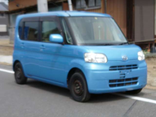 2010 Daihatsu Tanto – thumbnail 3