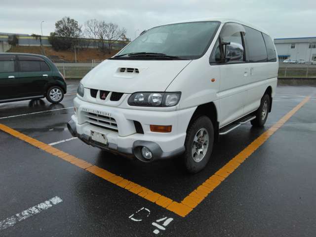 2001 Mitsubishi Delica Space Gear – thumbnail 4