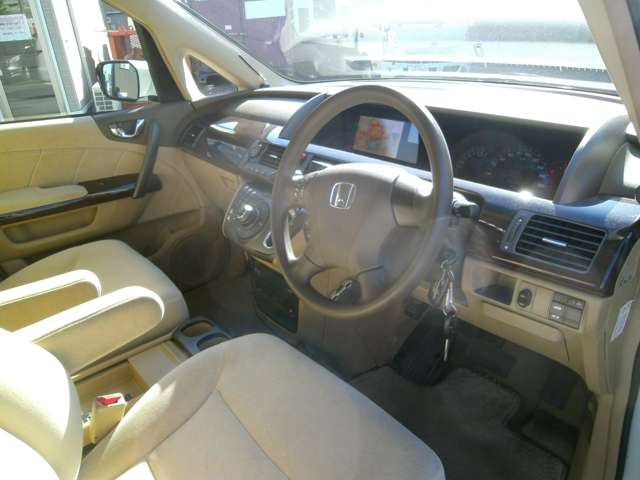 2004 Honda Elysion – thumbnail 2