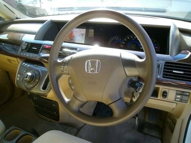 2004 Honda Elysion – thumbnail 3