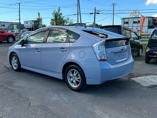 2010 Toyota Prius – thumbnail 4