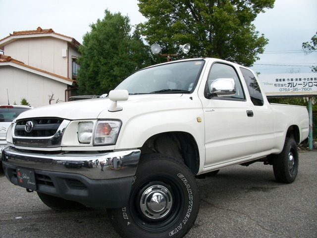 2003 Toyota Hilux