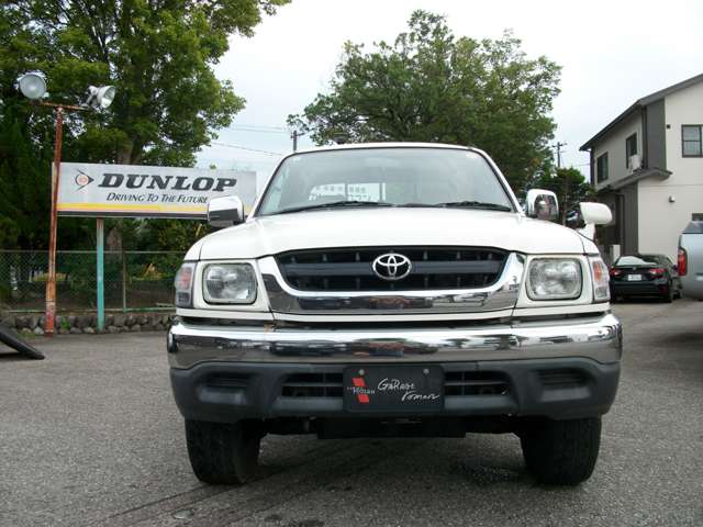 2003 Toyota Hilux – thumbnail 2