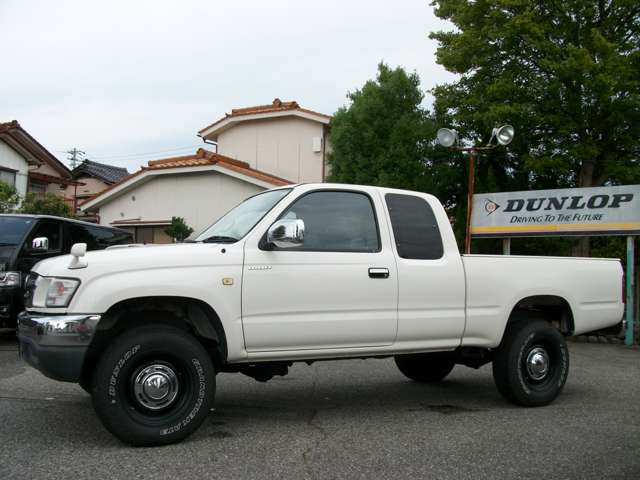 2003 Toyota Hilux – thumbnail 3