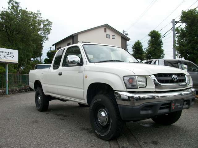 2003 Toyota Hilux – thumbnail 4
