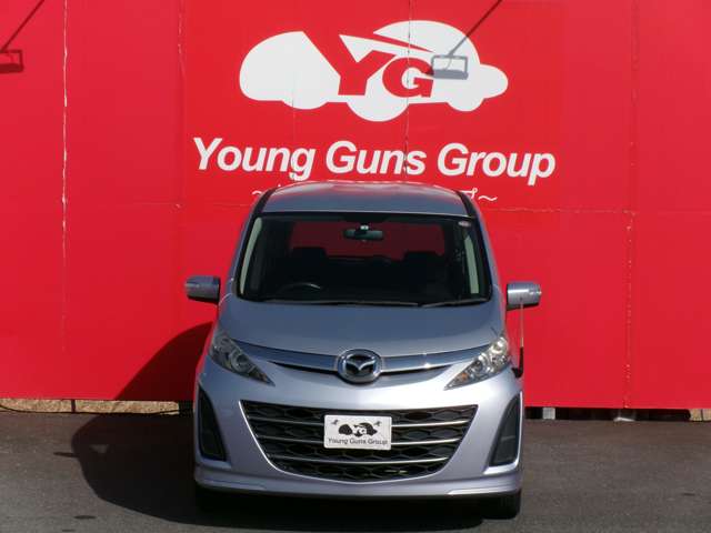 2010 Mazda Biante – thumbnail 2