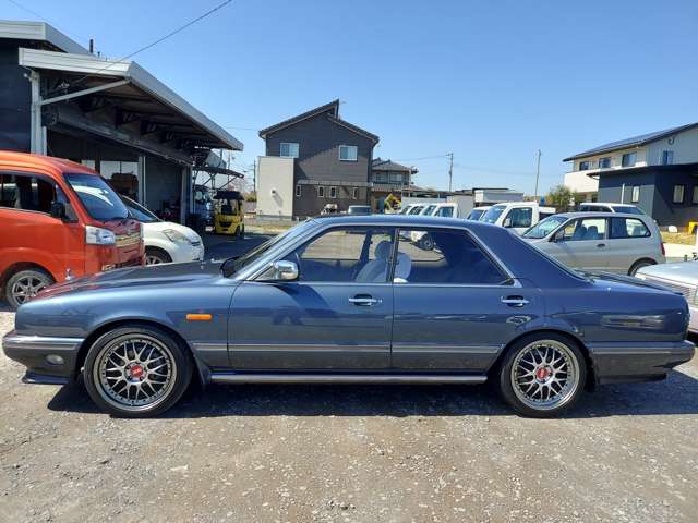 1988 Nissan Cima – thumbnail 3