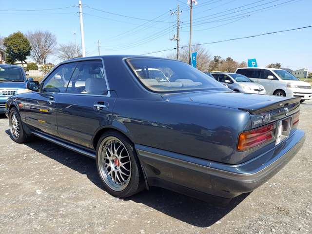 1988 Nissan Cima – thumbnail 4