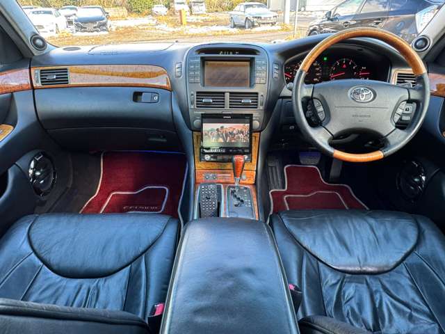 2002 Toyota Celsior – thumbnail 3