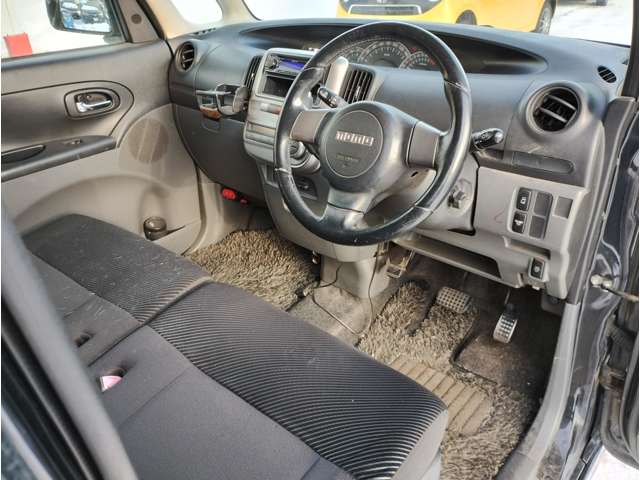 2009 Daihatsu Tanto – thumbnail 3