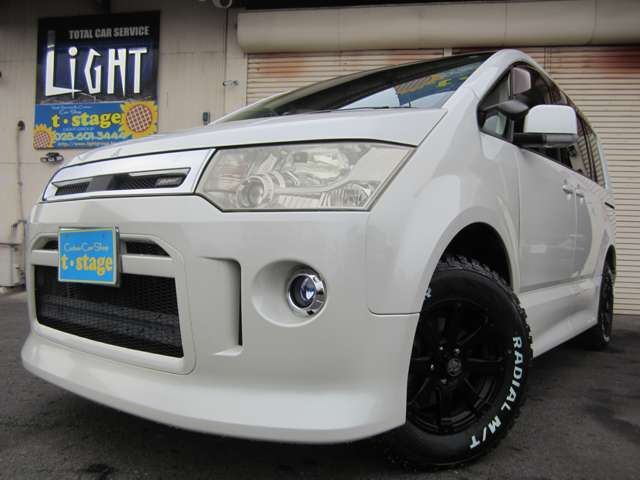 2009 Mitsubishi Delica D:5 – thumbnail 2