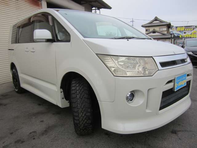 2009 Mitsubishi Delica D:5 – thumbnail 3