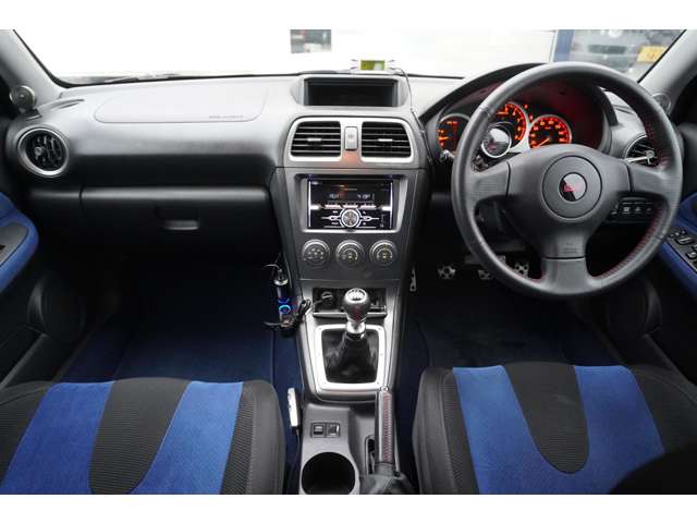 2004 Subaru Impreza STI – thumbnail 2