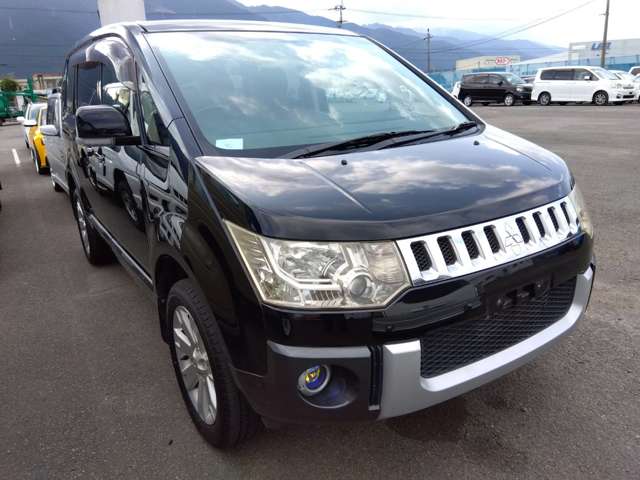 2008 Mitsubishi Delica D:5 – thumbnail 3