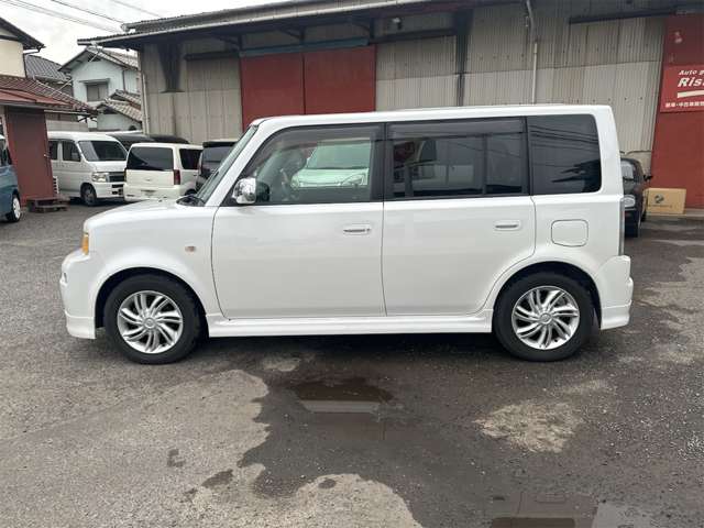 2005 Toyota bB – thumbnail 4
