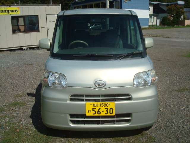 2010 Daihatsu Tanto – thumbnail 2