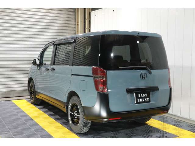 2010 Honda Stepwgn – thumbnail 2