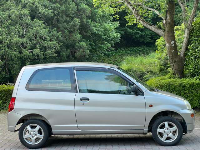 2002 Mitsubishi Minica – thumbnail 4