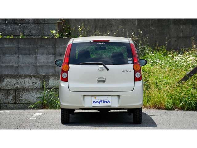 2010 Daihatsu Mira – thumbnail 4