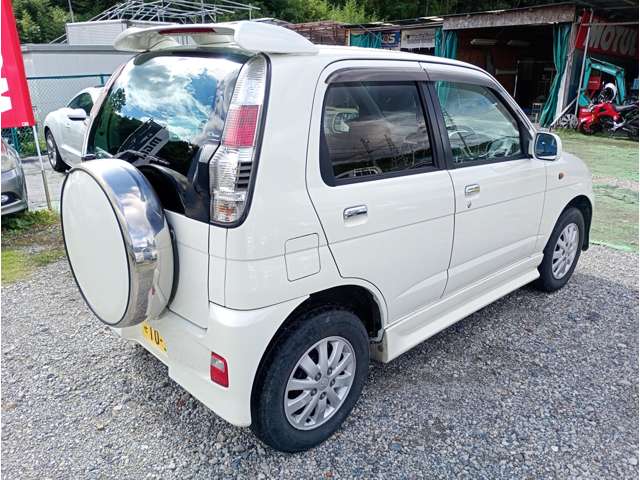 2010 Daihatsu Terios Kid – thumbnail 2