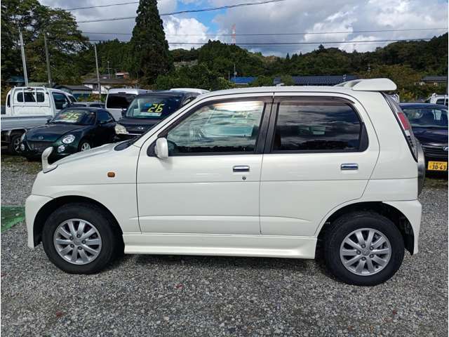 2010 Daihatsu Terios Kid – thumbnail 4