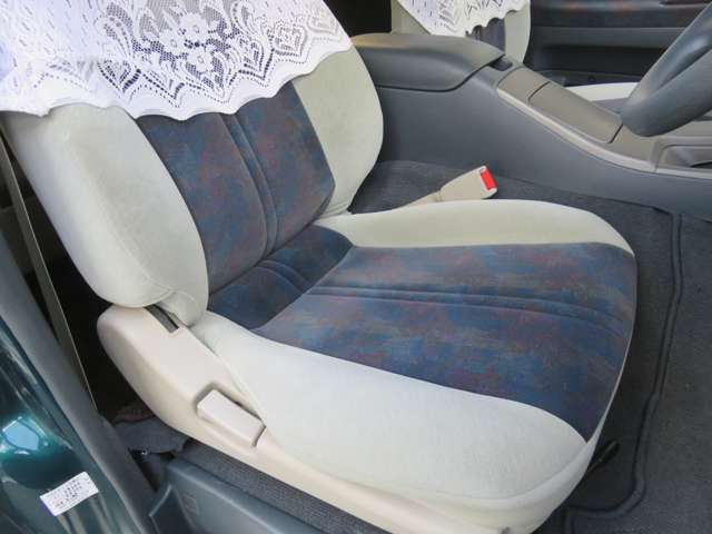1995 Nissan Largo – thumbnail 3