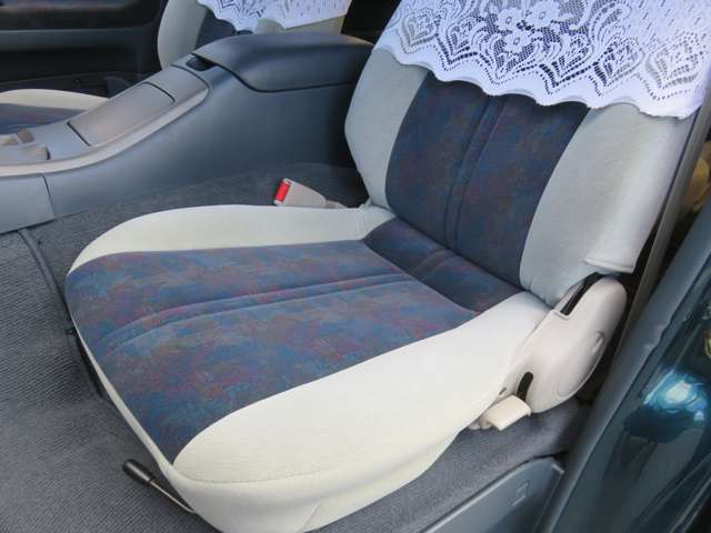1995 Nissan Largo – thumbnail 4