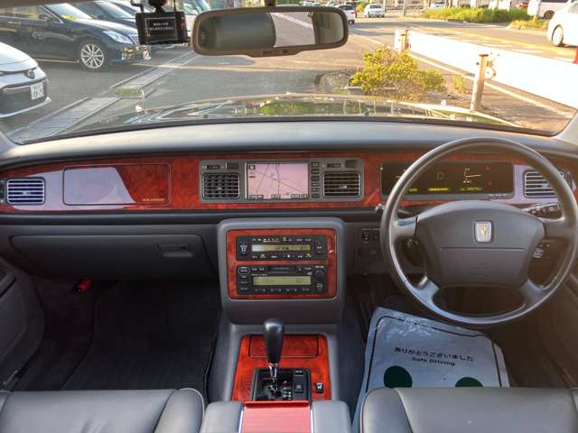 2008 Toyota Century – thumbnail 2
