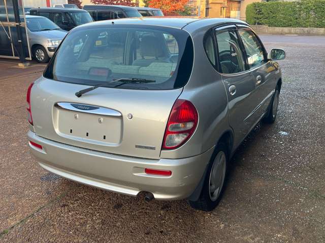 2001 Daihatsu Storia – thumbnail 4