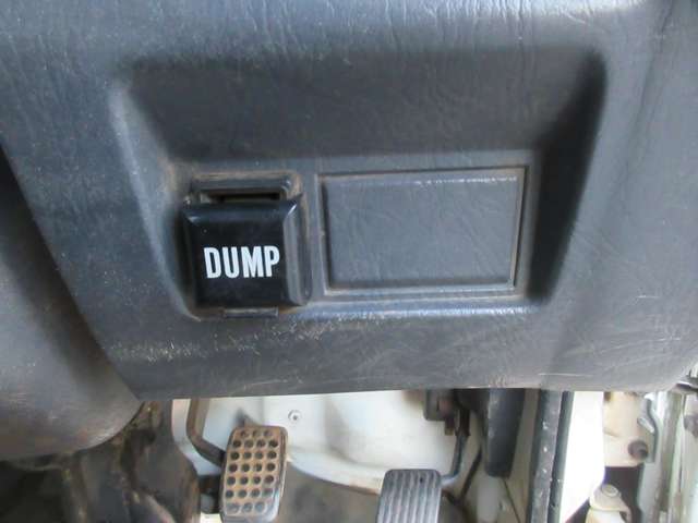2004 Daihatsu Hijet Truck – thumbnail 3