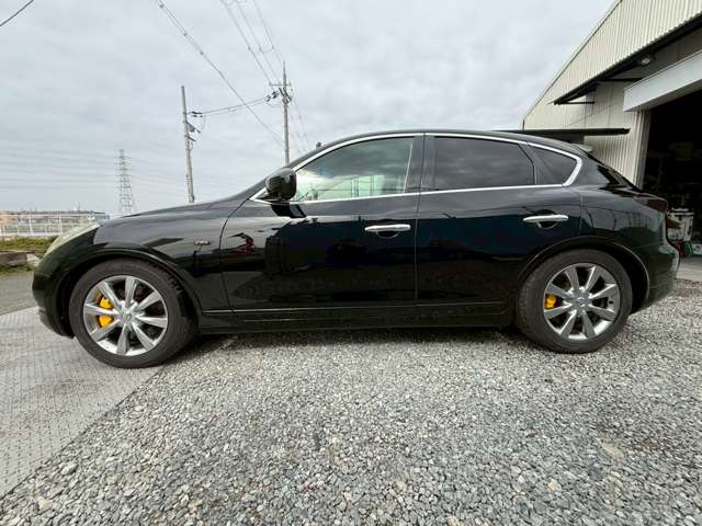 2010 Nissan Skyline Crossover – thumbnail 2