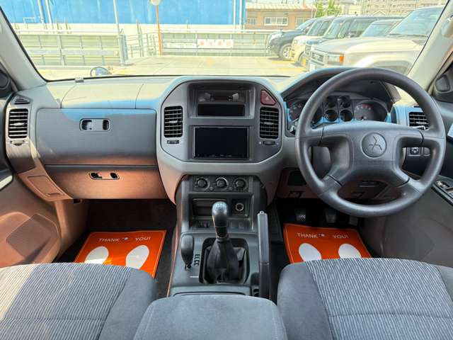 2003 Mitsubishi Pajero – thumbnail 2