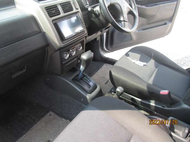 2006 Mitsubishi Pajero Mini – thumbnail 4