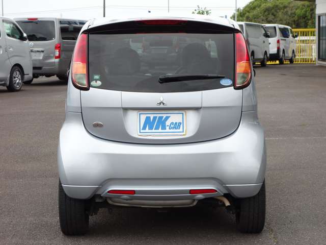 2009 Mitsubishi i – thumbnail 3