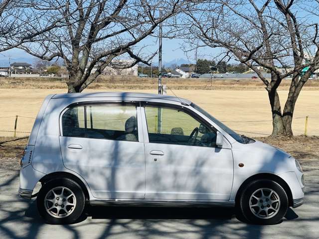 2000 Mitsubishi Minica – thumbnail 4