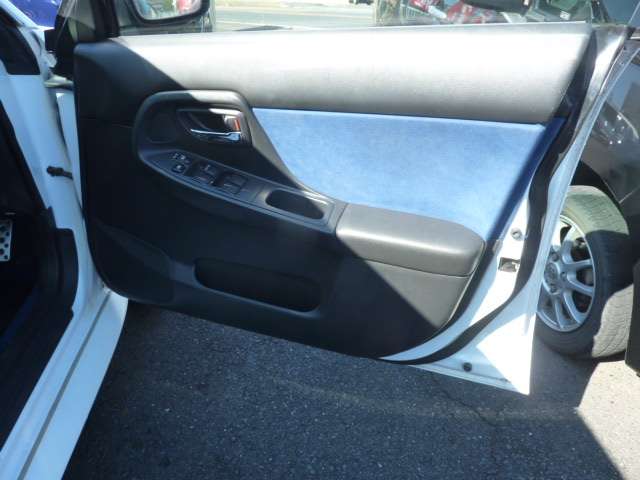 2004 Subaru Impreza STI – thumbnail 3