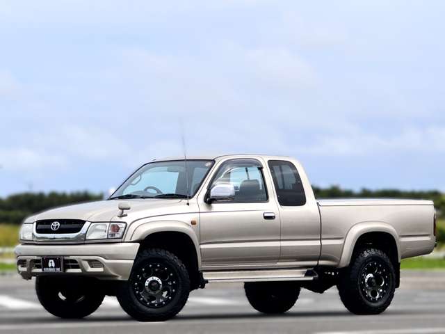 2004 Toyota Hilux – thumbnail 4