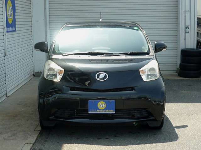 2008 Toyota iQ – thumbnail 2