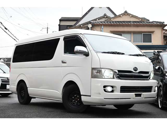 2008 Toyota Hiace – thumbnail 2