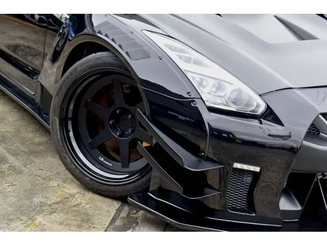2008 Nissan GT-R – thumbnail 4