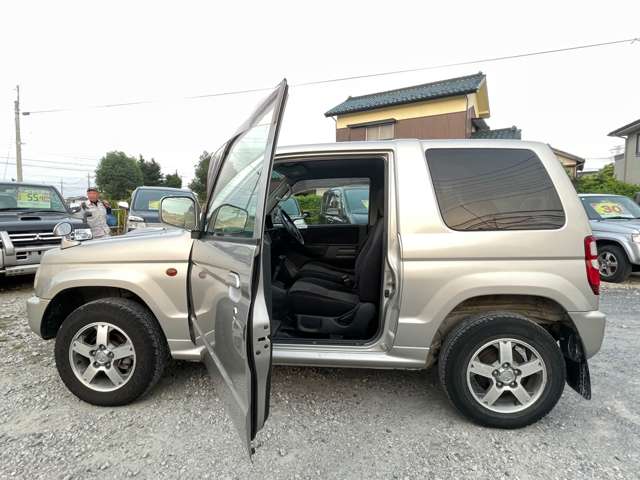 2004 Mitsubishi Pajero Mini – thumbnail 3