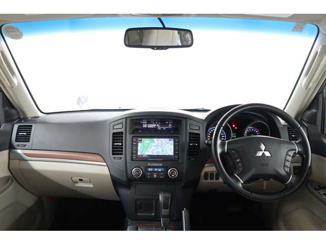 2007 Mitsubishi Pajero – thumbnail 4