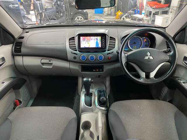 2009 Mitsubishi Triton – thumbnail 3