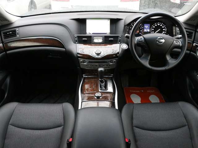2010 Nissan Fuga – thumbnail 4